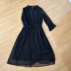 ブラックドット柄ロングワンピース