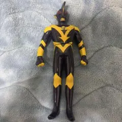 ウルトラマンスタイル フィギュア 黒と黄色