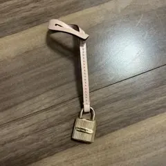 Michael Kors マイケルコース チャーム ピンク ロゴ キーホルダーのサムネイル