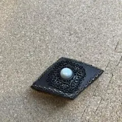 レース模様パール付きダイヤモンド型バレッタ