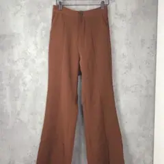 ブラウン系レッグフレアパンツ　L　シンプル　スタイルアップ