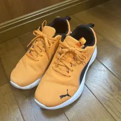 Puma オレンジ スニーカー　23㎝のサムネイル