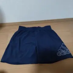 adidas ネイビー ハーフパンツ