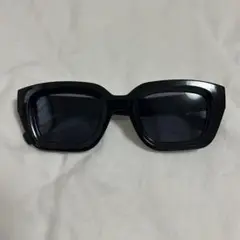 ブラック スクエア型 サングラス SPINNS ウェリントン
