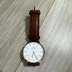 Daniel Wellington 腕時計 ブラウン レザーのサムネイル