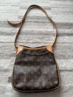 Item thumbnail for item 6bcc212c-1278-47ec-b32c-acd062b8ded2