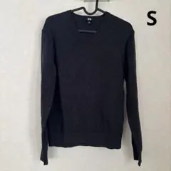 UNIQLO ユニクロ　グレーセーター　Vネック　　Sサイズ