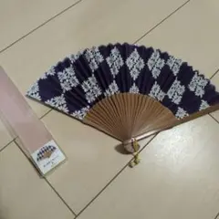紫色の花柄扇子　ケース付き