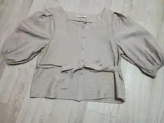 未使用　レトロガール五分袖ブラウス　ベージュ　パフスリーブ