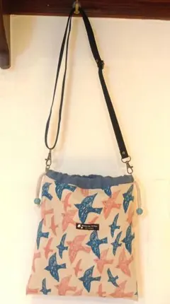 ハンドメイド巾着タイプショルダーかばん人気の鳥柄リバーシブル可能