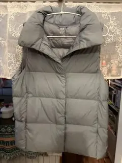 UNIQLO ウルトラライトダウンベスト S グレー