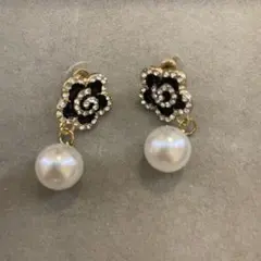 韓国風の パールピアス 花柄