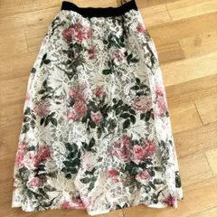 花柄レース　ロングスカート