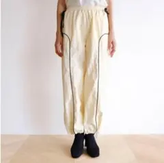 新品SeaRoomlynn ACCENT LINE SPORTYパンツ バニラMのサムネイル