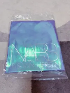 NARS 2025 ホリデー限定 IRIS VAN HERPEN トートバッグのサムネイル