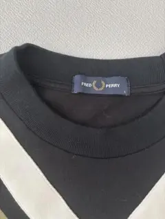 FRED PERRY Vネック Tシャツ Lサイズ ブラック/ベージュ