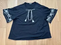 刺繍入り タッセル付き 半袖ブラウス ブラック