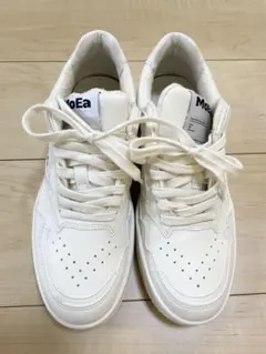 美品 MOEA VEGAN スニーカー38 白 - メルカリ