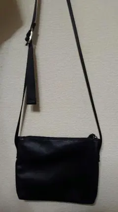 tk.TAKEO KIKUCHI レザー調サコッシュバッグ　ブラック