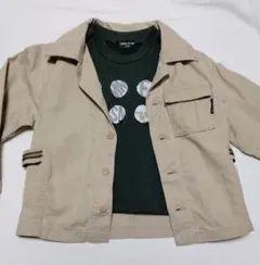 コムサイズムのベージュジャケットとグリーントレーナーセット110、100サイズ