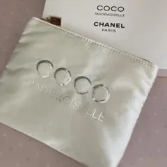 最新/CHANEL✨COCOアイボリー【香水チャーム付き】ポーチ✨