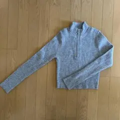 グレー ハイネック　クロップドリブ編み トップス