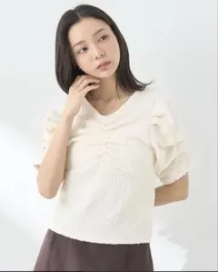 earth music&ecology ぽこぽこカット袖タックプルオーバーのサムネイル