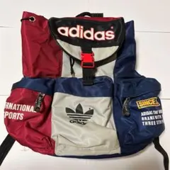 adidas リュック 赤 青 灰　カジュアル　バッグ