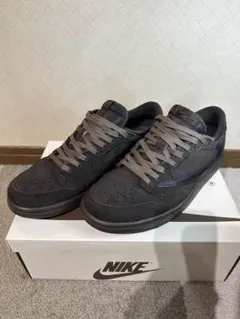 Travis Scott × Nike Air Jordan1 Low土日限定