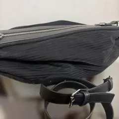 mouet ショルダーバッグ ブラックのサムネイル