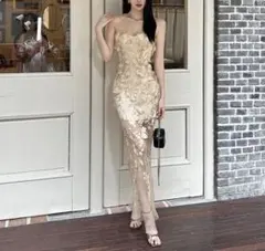 フラワー刺繍ストラップレスドレス