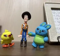 トイストーリー　ウッディ バニー ダッキー フィギュアセット
