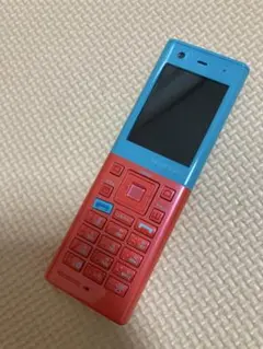 au INFOBAR xv 錦鯉 - メルカリ