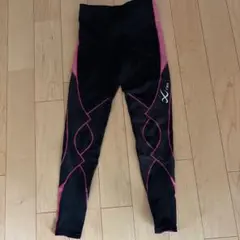 CW➖Wワコールスポーツタイツ ジェネレーターモデル　ブラックピンク系