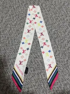 用途多彩！LOUIS VUITTON 飛行機デザインシルクジョーゼット スカーフ 用途多彩！LOUIS VUITTON 飛行機デザインシルクジョーゼット スカーフ
