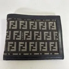 FENDI 二つ折り財布 ズッカ柄 ブラックのサムネイル