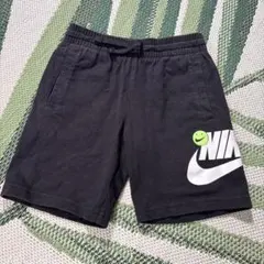 キッズ　ナイキ　NIKE 黒 ハーフパンツ　104-110cm