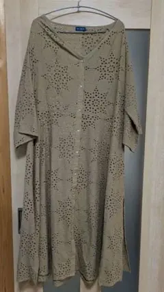 ブルーブルーエ　透かしワンピース【未使用】