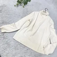 UNIQLO　3Dカシミヤタートルネックセーター　ホワイト　M