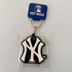 MLB ニューヨーク NY ヤンキース ラバーキーホルダー ブラックのサムネイル