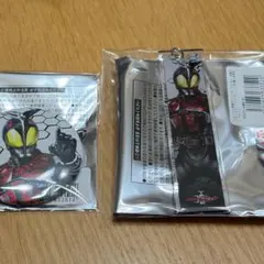 仮面ライダーダークカブト 缶バッジ＆アクリルキーホルダー2点セット