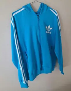 adidas パーカー 水色