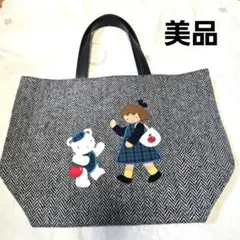 2024年秋のファミリアショーの タグ付ポーチと 新品未使用のハンカチのセット 2024年秋のファミリアショーの タグ付ポーチと 新品未使用のハンカチの