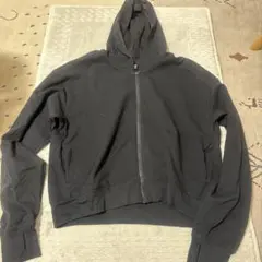 GU UVクロップドパーカー