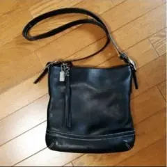COACH ブラック レザー ショルダーバッグ