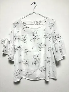 【グラシア】花柄刺繍フレアスリーブシャツ