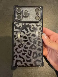 ヒョウ柄ラメ入りiPhone17promax