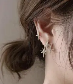 イヤーカフ　ラインストーンゴールド　スター