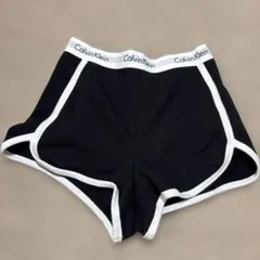 Calvin Klein ブラックショートパンツのサムネイル