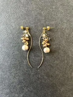 ハンドメイド 揺れるピアス ロング チェコビーズ コットンパール アレルギー対応